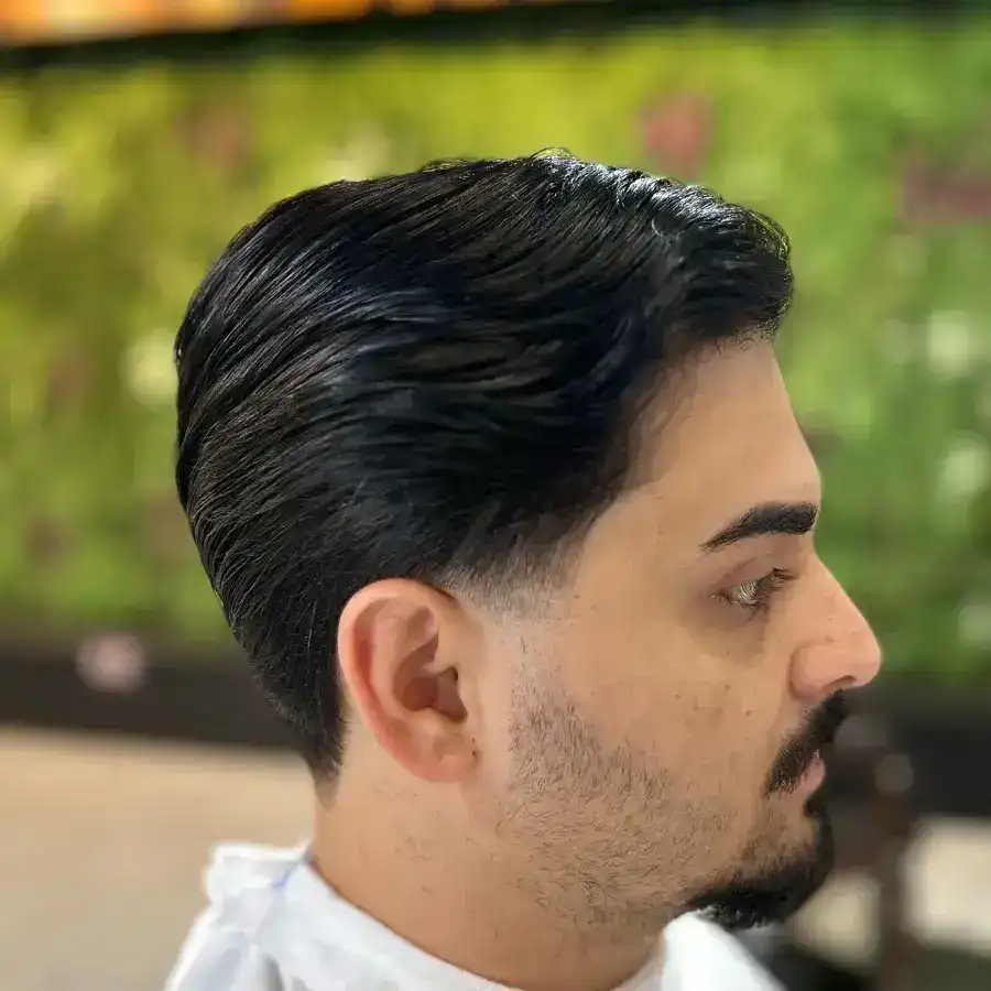 Corte masculino na Peaky Barbers, em Santana de Parnaíba